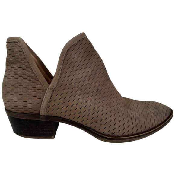 Lucky Brand Baley Ankle Bootie Size 6.5 Tan Suede Perforated Texture Pull On - Picture 1 of 13